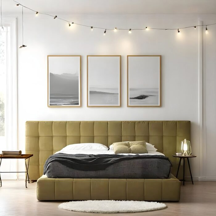 Bred Upholstered Bed